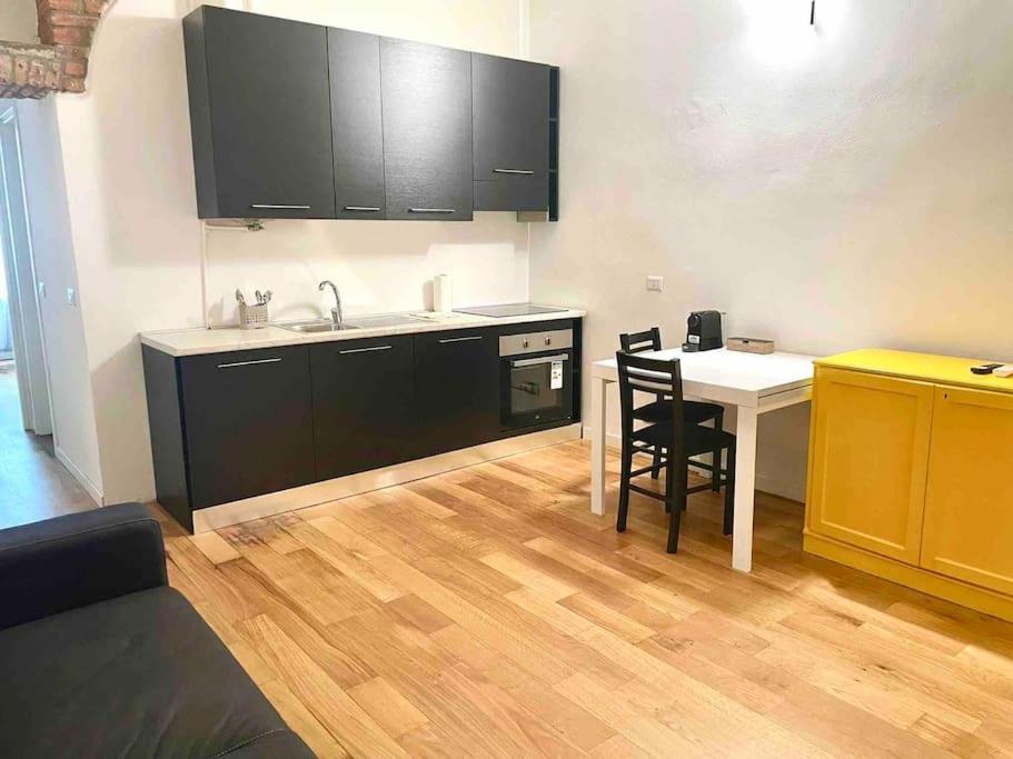 Isola - Garibaldi Lovely Apt. With Netflix And Wifi Milano Exteriör bild